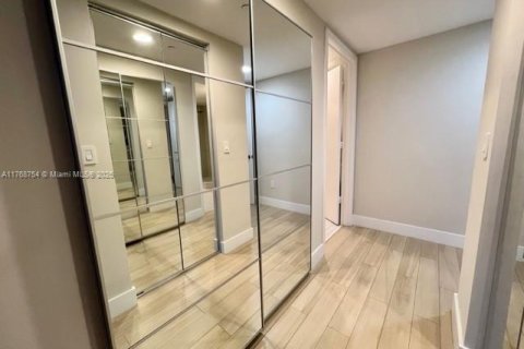 Condominio en venta en Hallandale Beach, Florida, 3 dormitorios, 146.51 m2 № 1867573 - foto 8