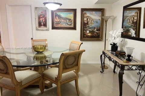Copropriété à vendre à Aventura, Floride: 2 chambres, 98.66 m2 № 1458913 - photo 13