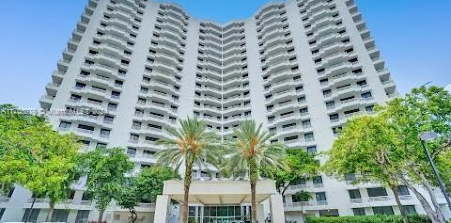 Condo in Aventura, Florida, 2 bedrooms № 1458913