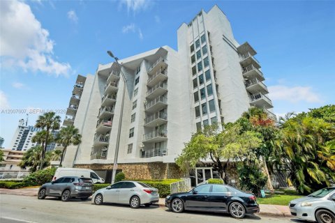 Condominio en venta en Miami Beach, Florida, 1 dormitorio, 91.04 m2 № 2071589 - foto 25