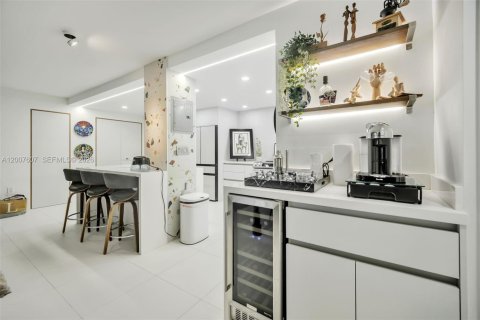 Condo in Miami Beach, Florida, 1 bedroom  № 2071589