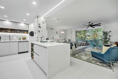 Condominio en venta en Miami Beach, Florida, 1 dormitorio, 91.04 m2 № 2071589 - foto 7