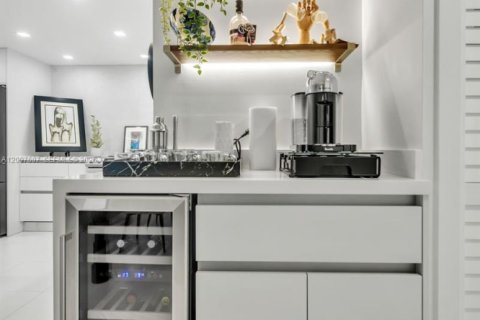 Condominio en venta en Miami Beach, Florida, 1 dormitorio, 91.04 m2 № 2071589 - foto 12