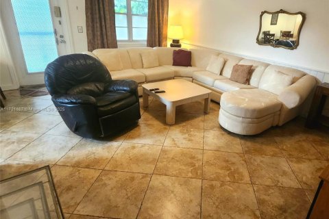 Condominio en venta en Deerfield Beach, Florida, 2 dormitorios, 76.18 m2 № 1764358 - foto 4