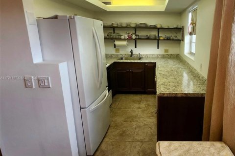 Condominio en venta en Deerfield Beach, Florida, 2 dormitorios, 76.18 m2 № 1764358 - foto 7