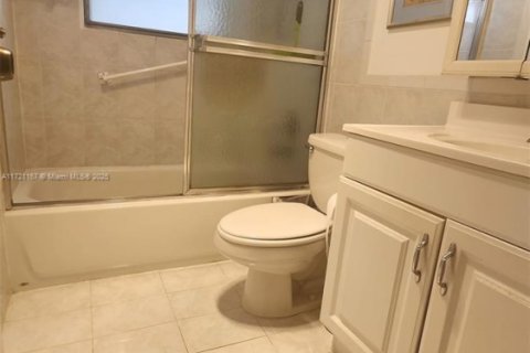 Condominio en venta en Deerfield Beach, Florida, 2 dormitorios, 76.18 m2 № 1764358 - foto 19
