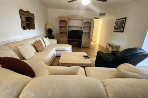 Condominio en venta en Deerfield Beach, Florida, 2 dormitorios, 76.18 m2 № 1764358 - foto 6