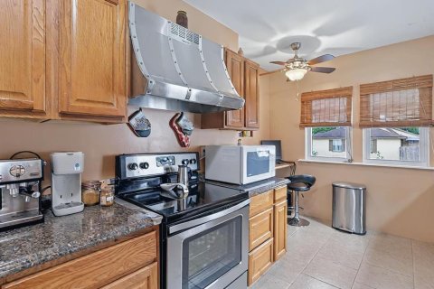 Купить виллу или дом в Дэвенпорт, Флорида 7 комнат, 137.87м2, № 1662121 - фото 18