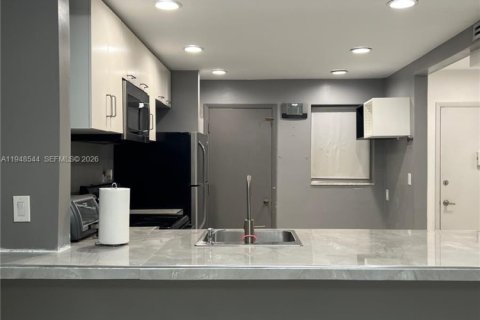 Снять в аренду кондоминиум в Майами, Флорида 1 спальня, 84.45м2, № 2004807 - фото 5