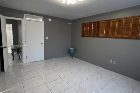 Снять в аренду кондоминиум в Майами, Флорида 1 спальня, 84.45м2, № 2004807 - фото 9