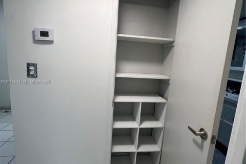 Снять в аренду кондоминиум в Майами, Флорида 1 спальня, 84.45м2, № 2004807 - фото 13