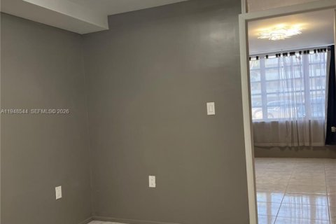 Снять в аренду кондоминиум в Майами, Флорида 1 спальня, 84.45м2, № 2004807 - фото 11