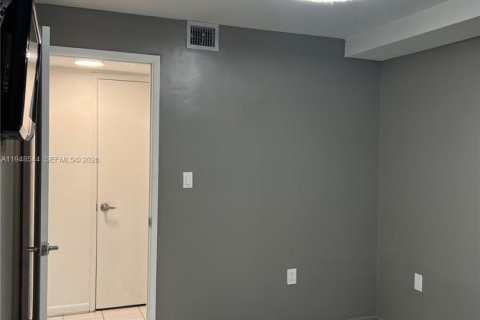 Снять в аренду кондоминиум в Майами, Флорида 1 спальня, 84.45м2, № 2004807 - фото 10