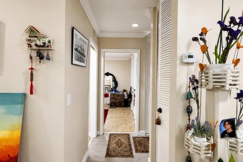 Condo in West Palm Beach, Florida, 2 bedrooms  № 2176511 - photo 4