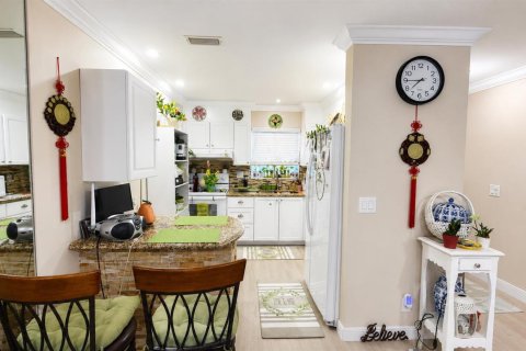 Condo in West Palm Beach, Florida, 2 bedrooms  № 2176511 - photo 8