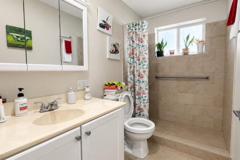 Condo in West Palm Beach, Florida, 2 bedrooms  № 2176511 - photo 6