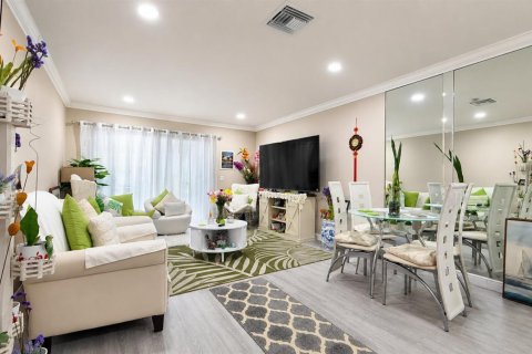Condo in West Palm Beach, Florida, 2 bedrooms  № 2176511 - photo 2
