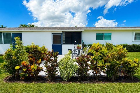 Condo in West Palm Beach, Florida, 2 bedrooms  № 2176511 - photo 13