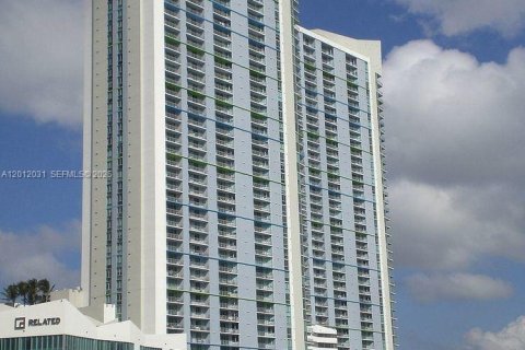 Condo in Miami, Florida, 2 bedrooms  № 2075067 - photo 2