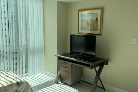 Condo in Miami, Florida, 2 bedrooms  № 2075067 - photo 21