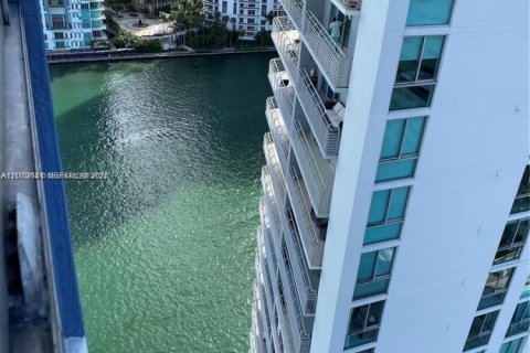 Condo in Miami, Florida, 2 bedrooms  № 2075067 - photo 23