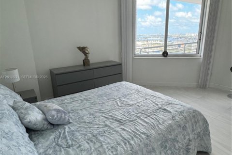 Condo in Miami, Florida, 2 bedrooms  № 2075067 - photo 16