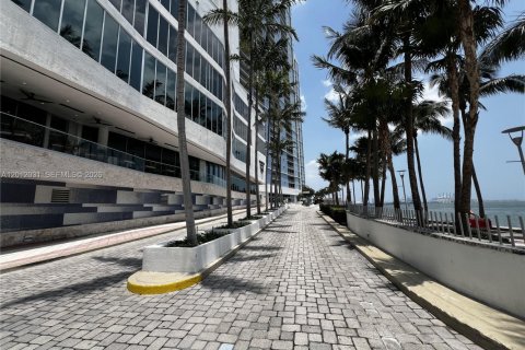 Condo in Miami, Florida, 2 bedrooms  № 2075067