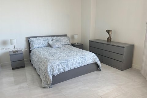 Condo in Miami, Florida, 2 bedrooms  № 2075067 - photo 14