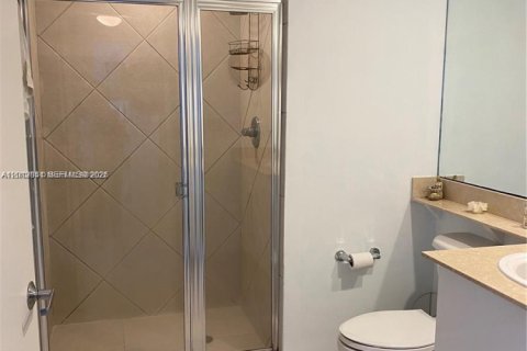 Condo in Miami, Florida, 2 bedrooms  № 2075067 - photo 18