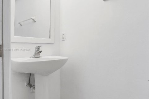 Adosado en venta en Cutler Bay, Florida, 4 dormitorios, 159.79 m2 № 1779780 - foto 11