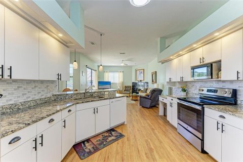 House in Sarasota, Florida 3 bedrooms, 199 sq.m. № 1734782 - photo 23