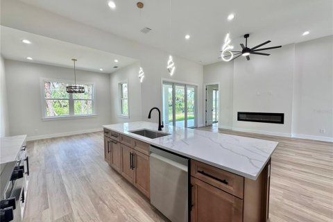 House in North Port, Florida 3 bedrooms, 171.78 sq.m. № 1675329 - photo 9