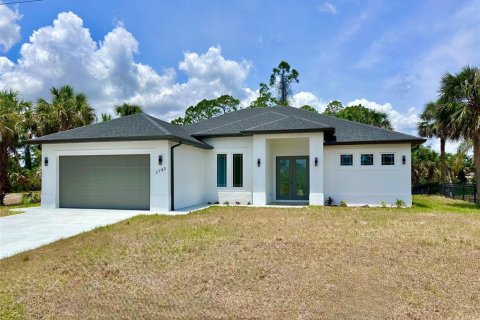 House in North Port, Florida 3 bedrooms, 171.78 sq.m. № 1675329 - photo 1