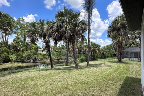House in North Port, Florida 3 bedrooms, 171.78 sq.m. № 1675329 - photo 30