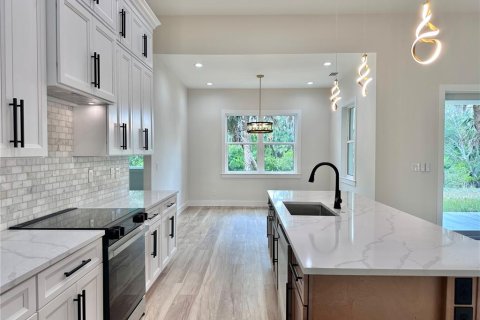 House in North Port, Florida 3 bedrooms, 171.78 sq.m. № 1675329 - photo 2