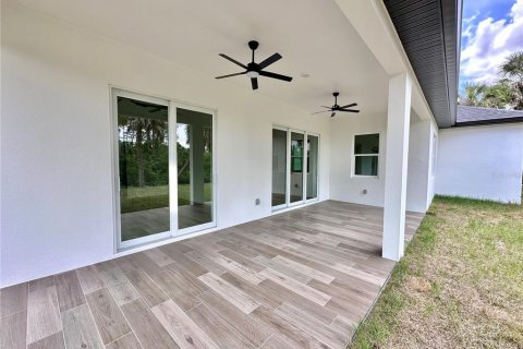 House in North Port, Florida 3 bedrooms, 171.78 sq.m. № 1675329 - photo 27