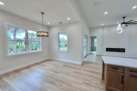 House in North Port, Florida 3 bedrooms, 171.78 sq.m. № 1675329 - photo 6