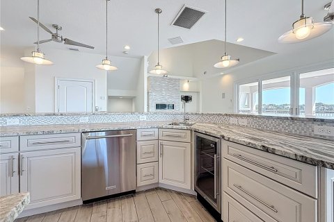 House in Palm Harbor, Florida 4 bedrooms, 339.65 sq.m. № 1635952 - photo 26