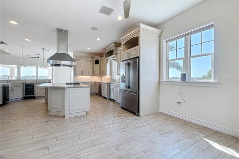 House in Palm Harbor, Florida 4 bedrooms, 339.65 sq.m. № 1635952 - photo 30