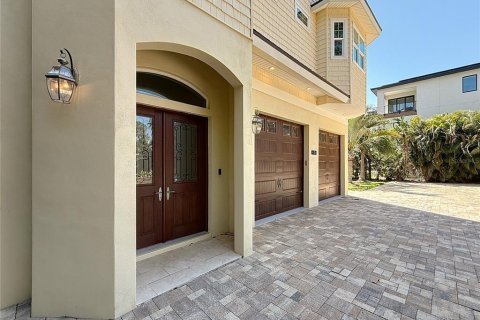 House in Palm Harbor, Florida 4 bedrooms, 339.65 sq.m. № 1635952 - photo 7
