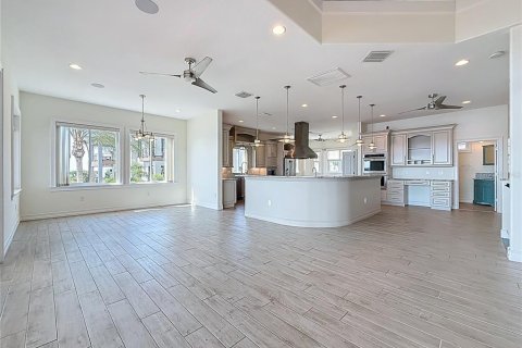 House in Palm Harbor, Florida 4 bedrooms, 339.65 sq.m. № 1635952 - photo 16