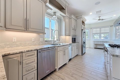 House in Palm Harbor, Florida 4 bedrooms, 339.65 sq.m. № 1635952 - photo 28