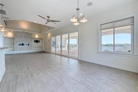 House in Palm Harbor, Florida 4 bedrooms, 339.65 sq.m. № 1635952 - photo 15