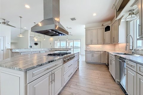 House in Palm Harbor, Florida 4 bedrooms, 339.65 sq.m. № 1635952 - photo 21