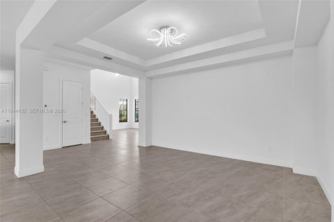 Casa en venta en Parkland, Florida, 5 dormitorios, 395.3 m2 № 2000934 - foto 10