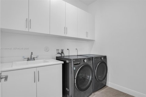 Casa en venta en Parkland, Florida, 5 dormitorios, 395.3 m2 № 2000934 - foto 15