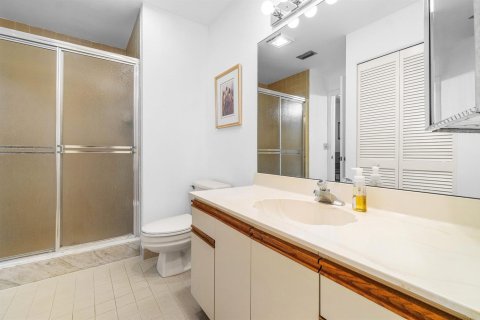 Condo in Boynton Beach, Florida, 2 bedrooms  № 2188116 - photo 24