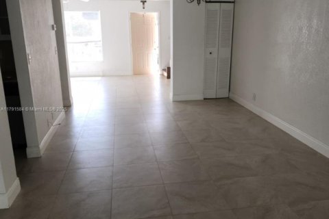Touwnhouse à vendre à Margate, Floride: 3 chambres, 130.06 m2 № 2016471 - photo 22
