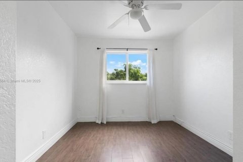 Touwnhouse à vendre à Margate, Floride: 3 chambres, 130.06 m2 № 2016471 - photo 4