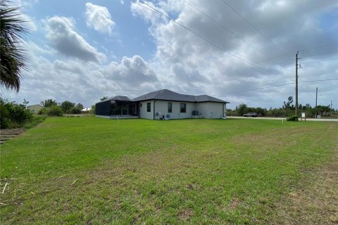 Casa en venta en Port Charlotte, Florida, 3 dormitorios, 168.34 m2 № 1192800 - foto 2
